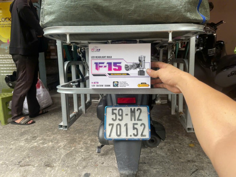 Độ đèn nâng cấp ánh sáng Bi Led Mini Titan Moto F15 xe Vision